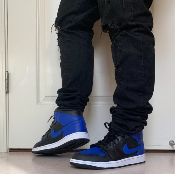 NWOT Men's Jordan 1 Mid - Picture 3 of 11
